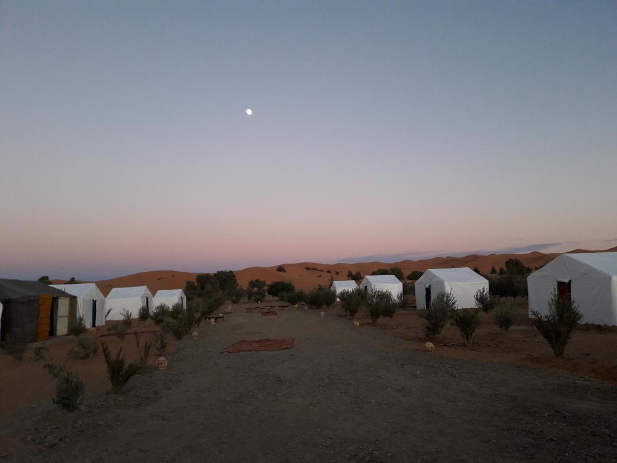 Отель Bivouac Erg Znaigui Мерзуга Экстерьер фото